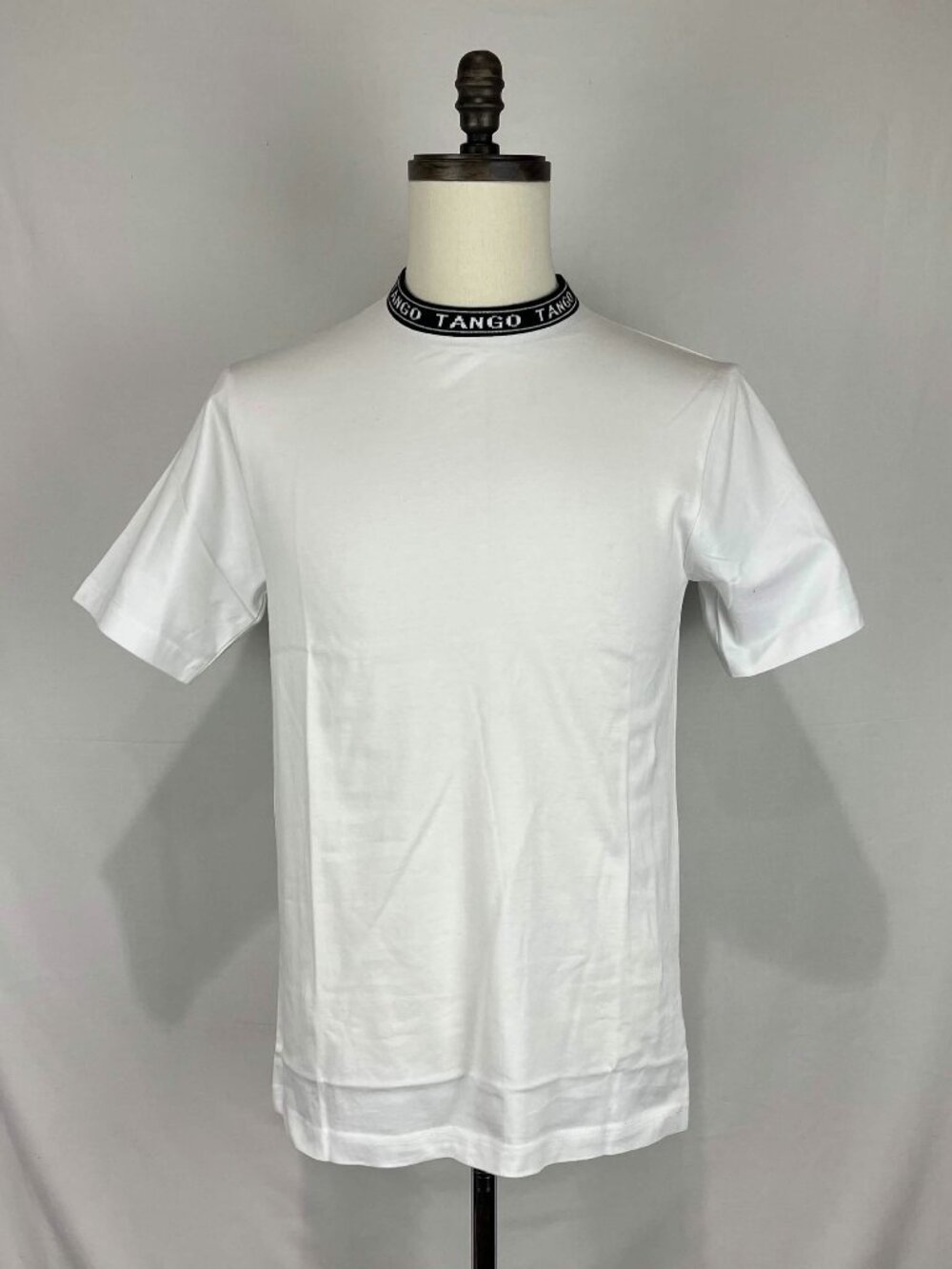 NWT Tango Hotel Brand Mens White Jacquard Mock Neck Collar T-Shirt Sz Small